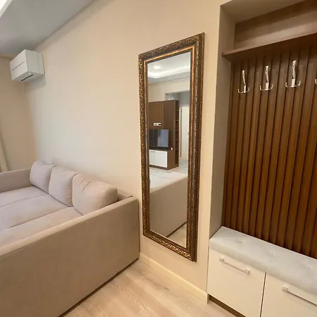 Luxury 1 *