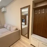 Luxury 1 *