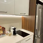 Luxury 1 *