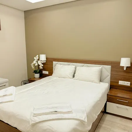 Luxury 1 * Sofie